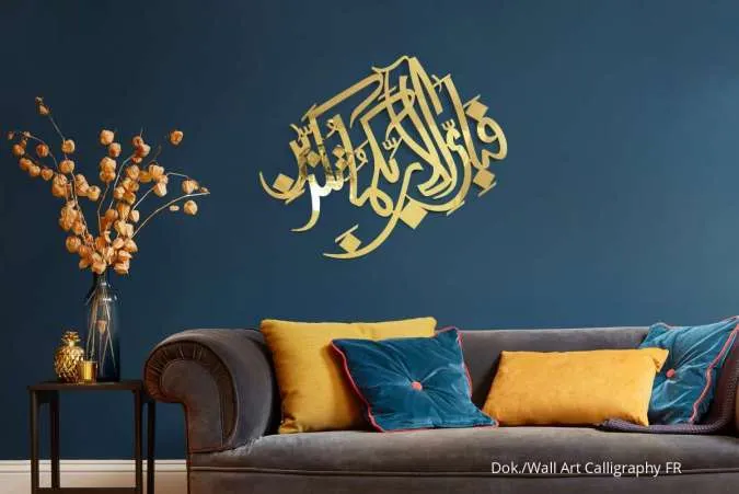 Rumah bergaya Islami dengan kaligrafi Arab