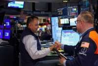 Wall Street Ditutup Melemah, Ketegangan AS-Iran Redam Optimisme Laba dan AI