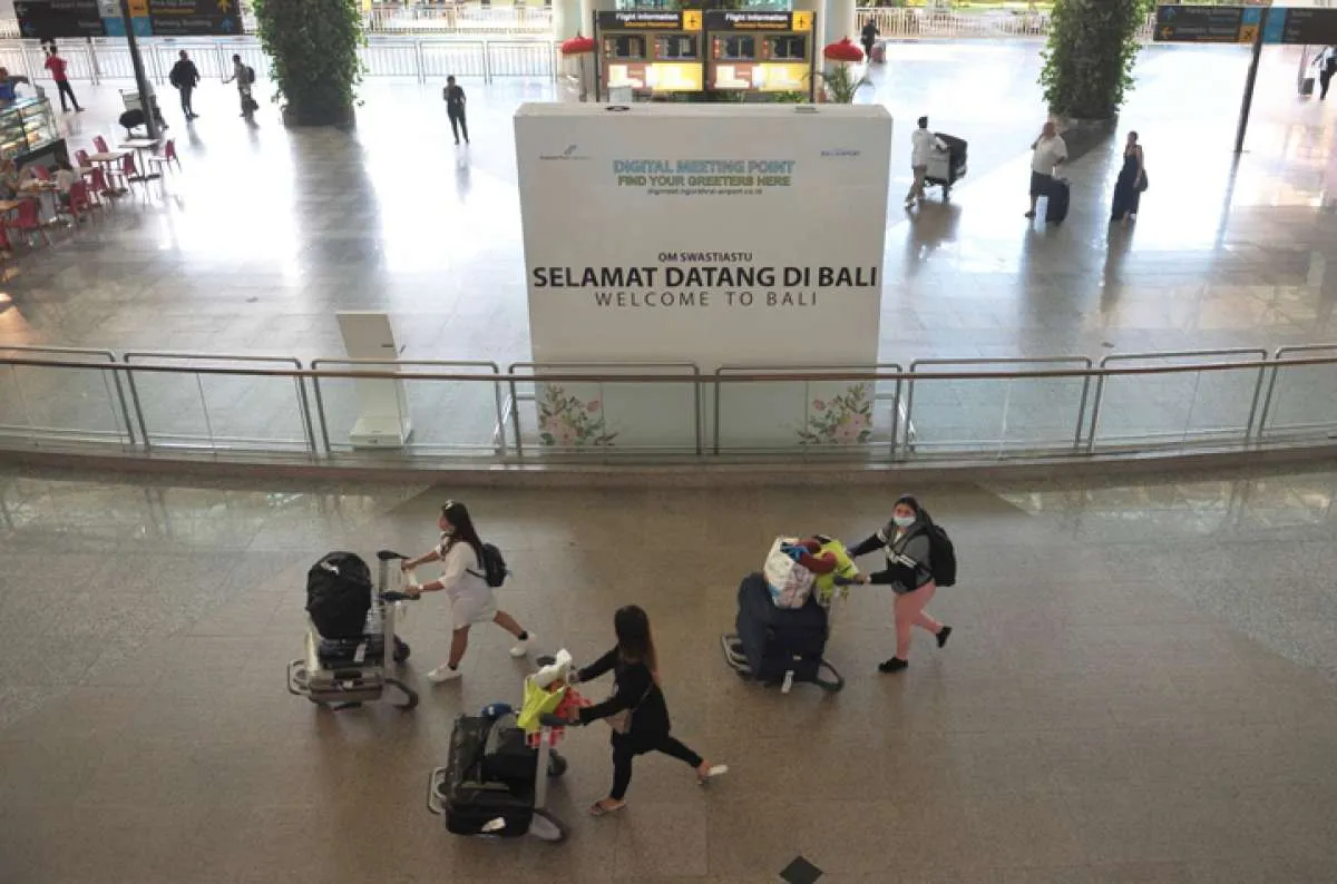 Ini tiga pintu masuk turis asing yang turun hampir 100% selama pandemi