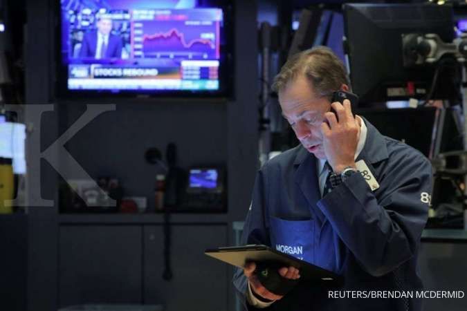Perang dagang makin panas, Wall Street tertekan jelang akhir pekan