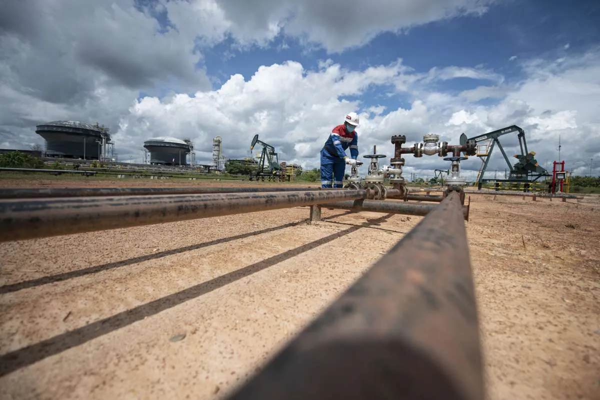 Mengukur Efek Perang Rusia-Ukraina Terhadap Sektor Energi Indonesia