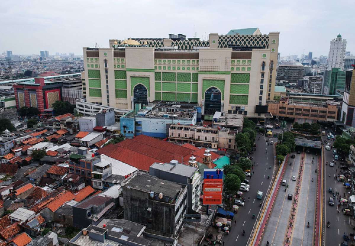Pasar Tanah Abang tutup sementara hindari corona