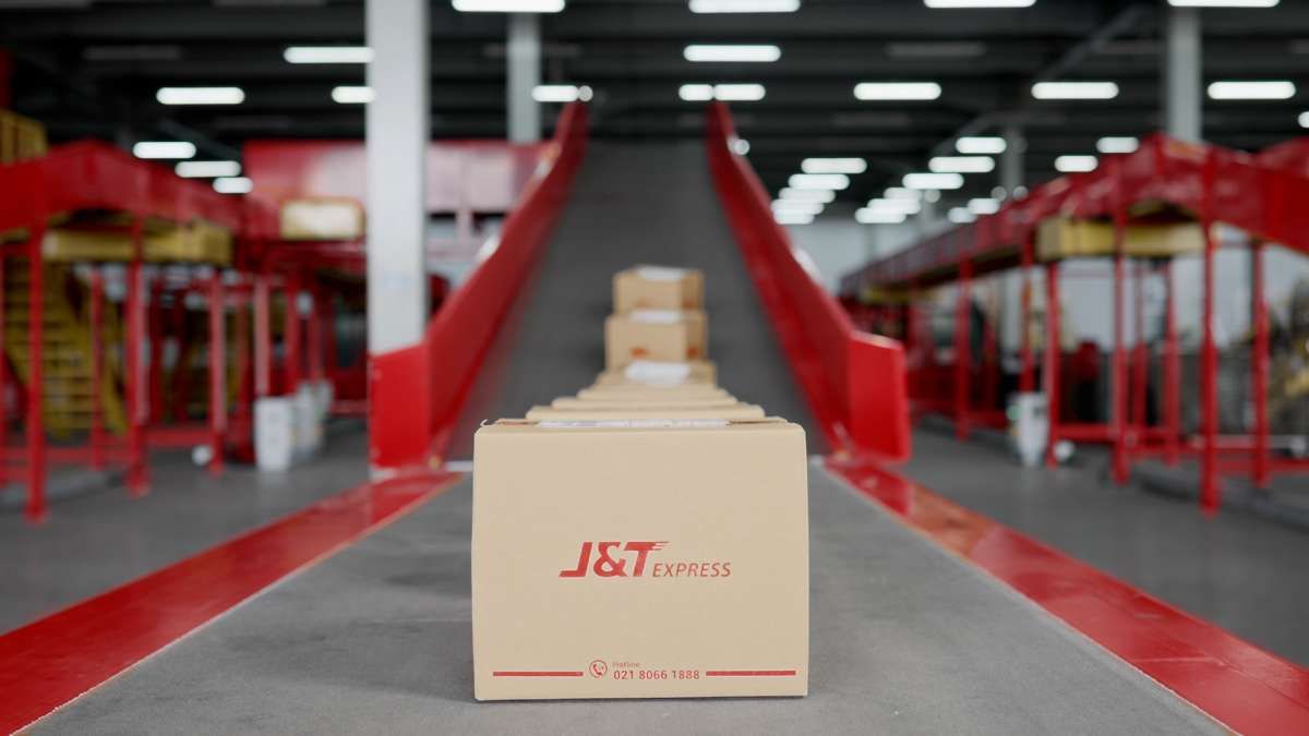 J&T Mengakali Aturan Investasi di Indonesia