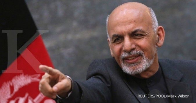 Presiden Ghani membantah membawa banyak uang saat meninggalkan Afghanistan 