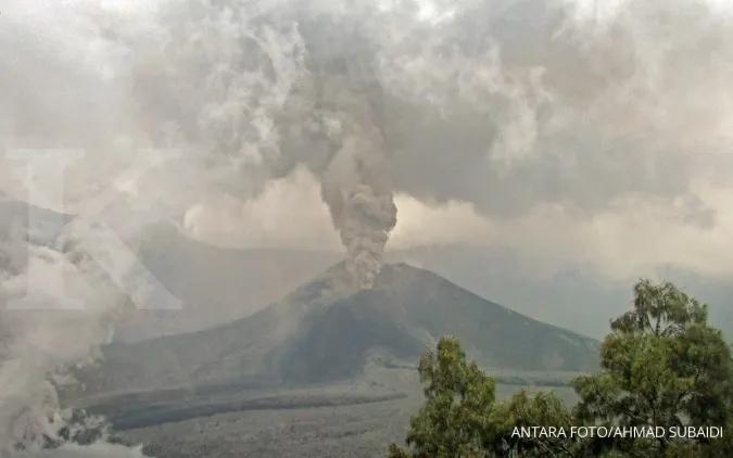 Barujari eruption inflicts losses on NTB tourism