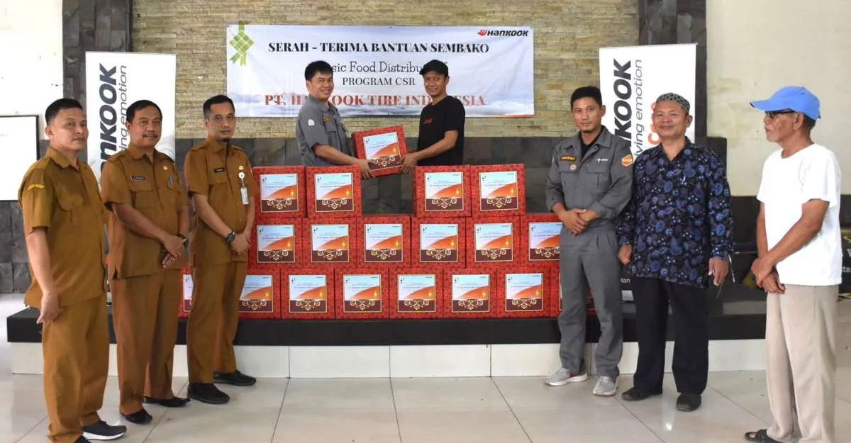 Jelang Lebaran, Hankook Tire Berikan 1.240 Paket Sembako kepada Warga Cikarang Pusat