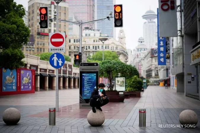 Shanghai Edges Towards COVID Reopening as Beijing Plans to Ease Curbs