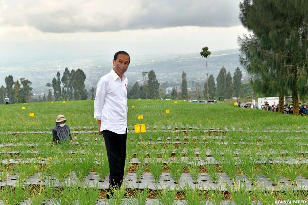 Jokowi resmikan empat embung di Jateng