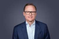 10 CEO dengan Gaji Tertinggi di Amerika Serikat: Ada Bos Starbucks dan Microsoft