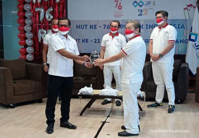 Rifan Financindo Berjangka Kembali Menjadi Juara Pialang Teraktif di 2021