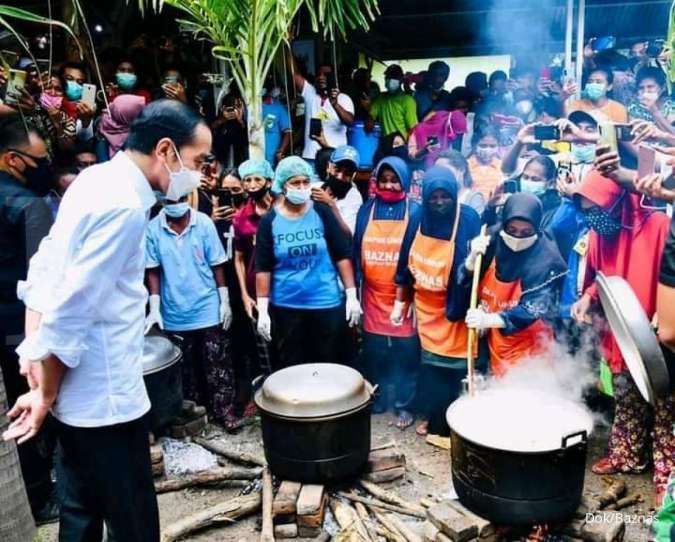 Presiden Joko Widodo kunjungi dapur umum Baznas di Ile Ape NTT
