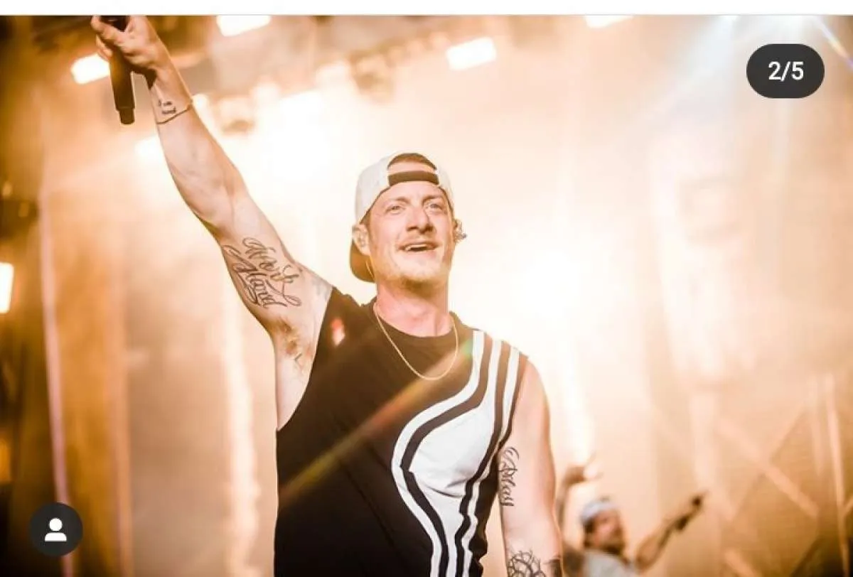 Mundur dari acara CMA Awards, Tyler Hubbard, Florida Georgia Line positif corona