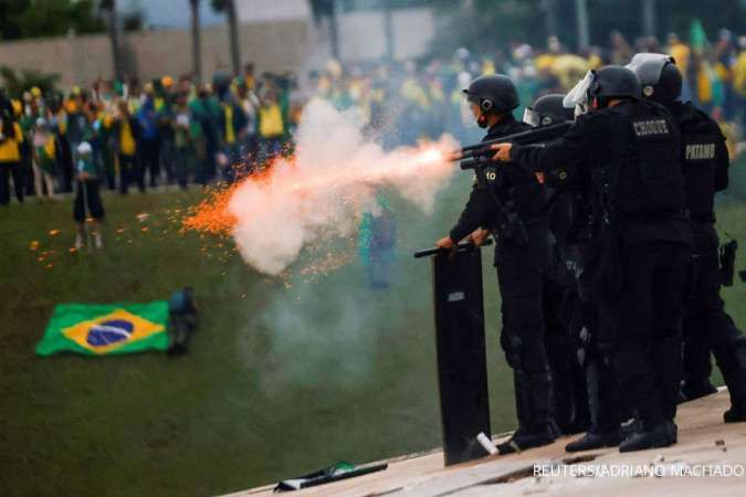 Kepolisian Tangkap 400 Orang Akibat Kerusuhan yang Melanda Brasil