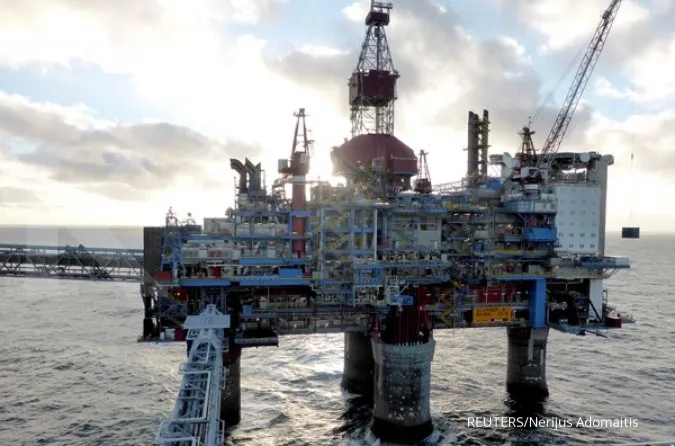 Six Norway oil and gas fields shut as strike escalates