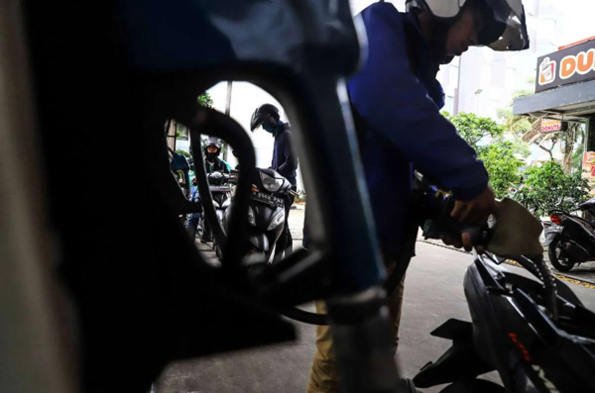 Harga minyak turun, pengamat: Harusnya harga BBM bisa ikut turun