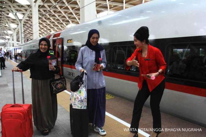 Kereta Cepat Indonesia China Catat Lonjakan Penumpang Whoosh di Libur Hari Buruh 2025