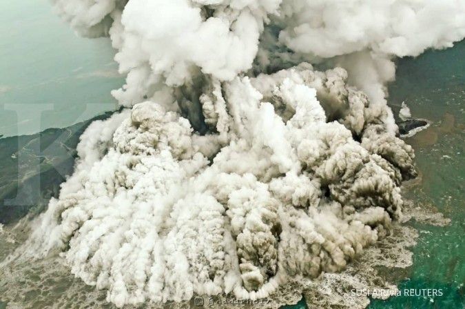 Gunung berapi di Filipina meletus, tsunami mengancam