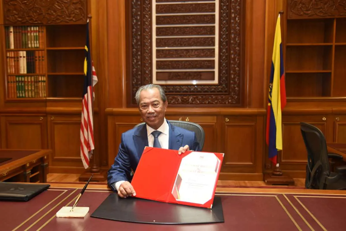 Perdana menteri dan menteri Malaysia donasi gaji untuk dana virus corona 