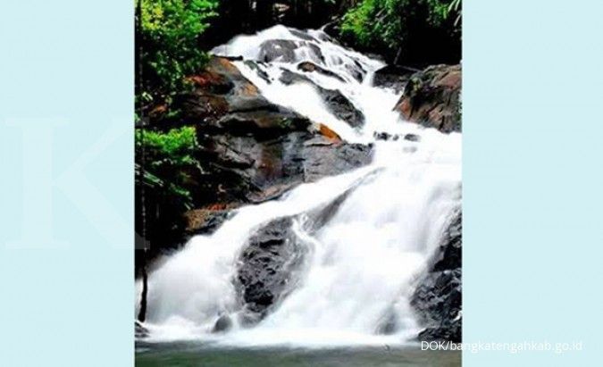 Air terjun Sadap & ikan pari penunggu danau