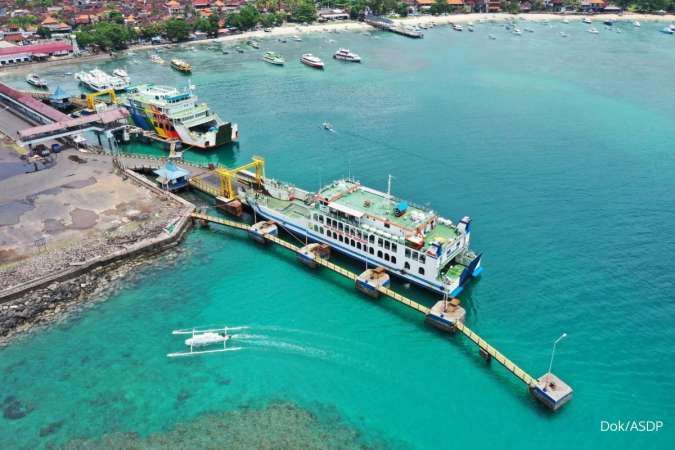 ASDP Indonesia Ferry di Padangbai Bali