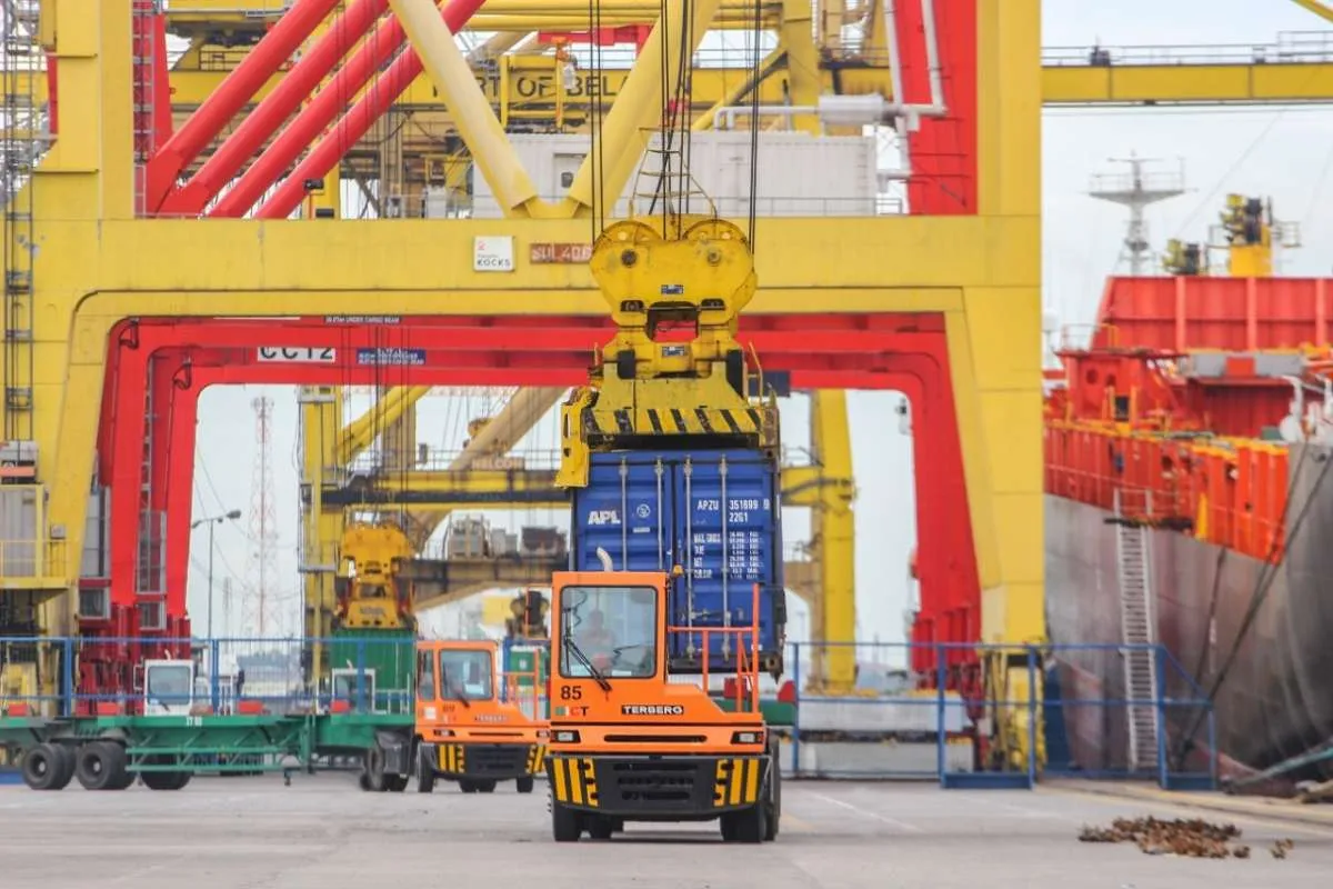 Kinerja Operasional Terminal Peti Kemas Meningkat Usai Merger Pelindo