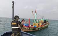 KKP Melumpuhkan Kapal Malaysia di Selat Malaka