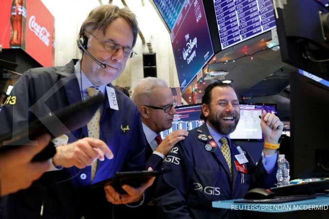 Tiga indeks utama Wall Street tancap gas ke rekor tertinggi