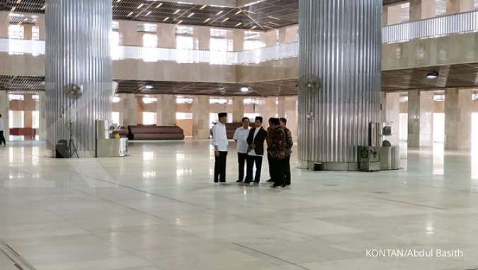 Cegah penyebaran virus corona, Masjid Istiqlal disemprot cairan disinfektan