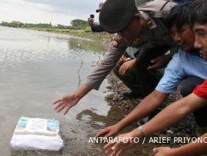 Polisi ledakkan paket mencurigakan di Condet pagi tadi