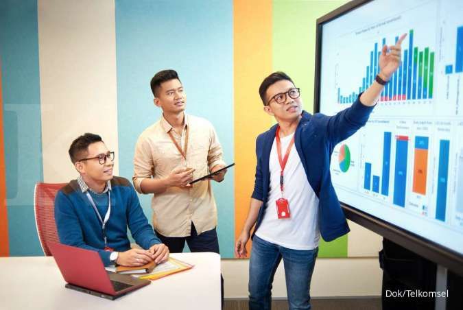 Simak Ramalan Karier & Keuangan 12 Zodiak Hari Ini Minggu 3 Agustus 2025