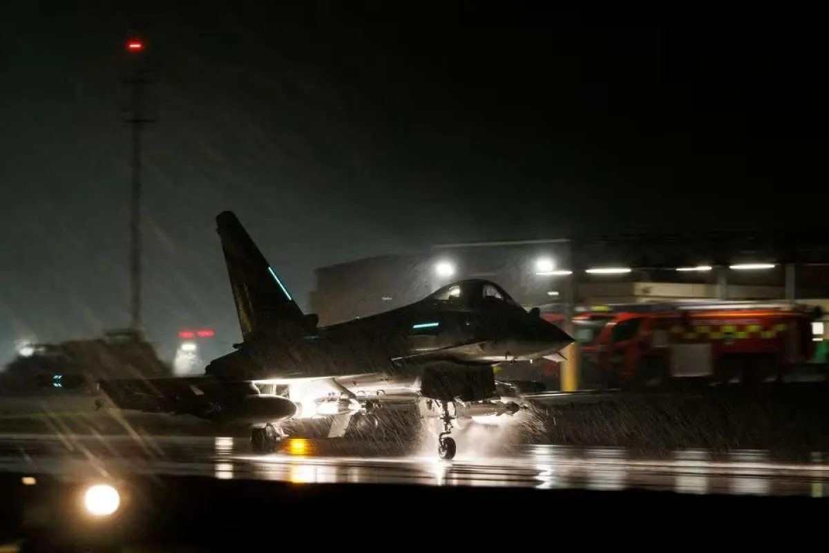 Selain Irak dan Suriah, Militer Amerika Gencarakan Serangan ke Markas Houthi Yaman