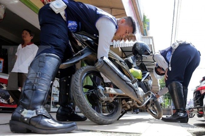 Hati-hati, motor naik trotoar bisa dipenjara!