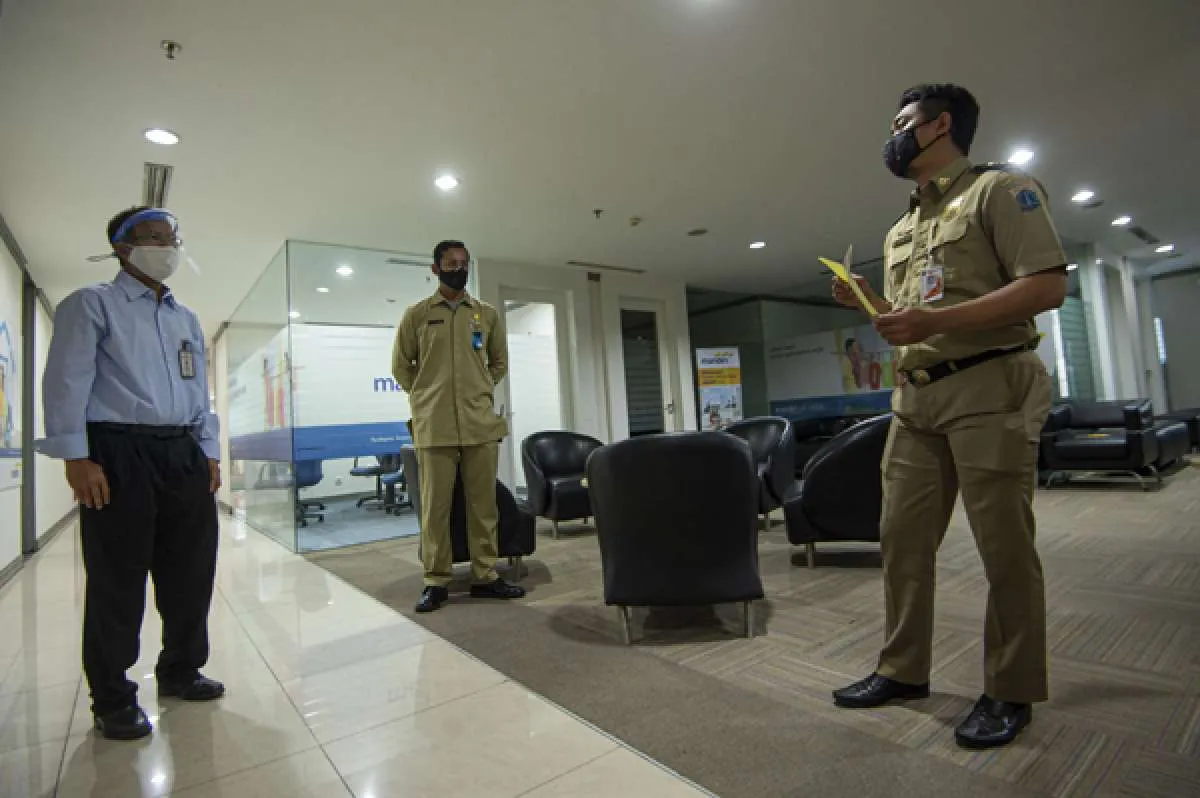 Awas, penularan Covid-19 dari klaster perkantoran di DKI kembali merebak