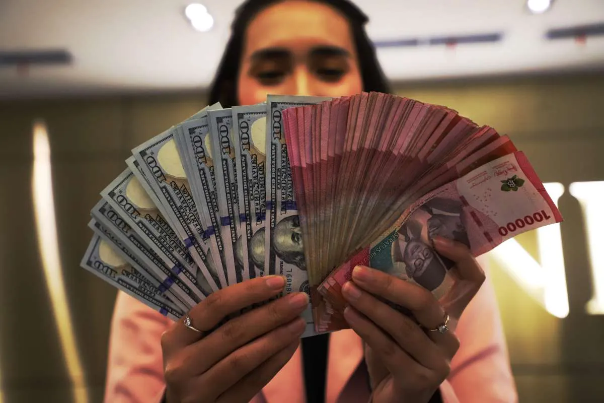 Rupiah Jisdor Tak Beranjak dari Level Rp 16.577 per Dolar AS pada Rabu (15/10)