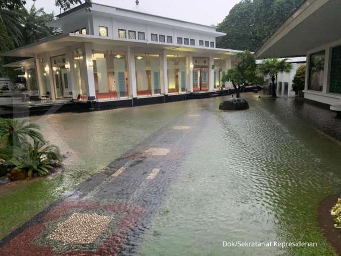 Kompleks Istana Presiden juga sempat kebanjiran pagi ini