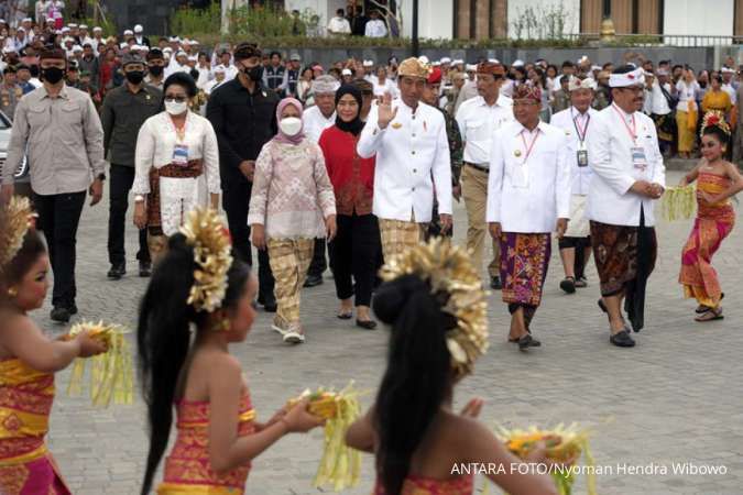 Jokowi Setujui Pengunduran Diri Menpora Amali, Tunjuk Menko PMK sebagai Plt