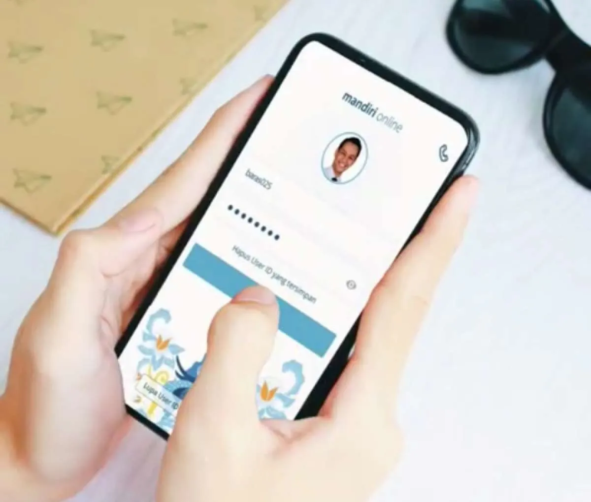 Dorong penetrasi e-money, Mandiri Online tambah fitur update saldo di perangkat iOS