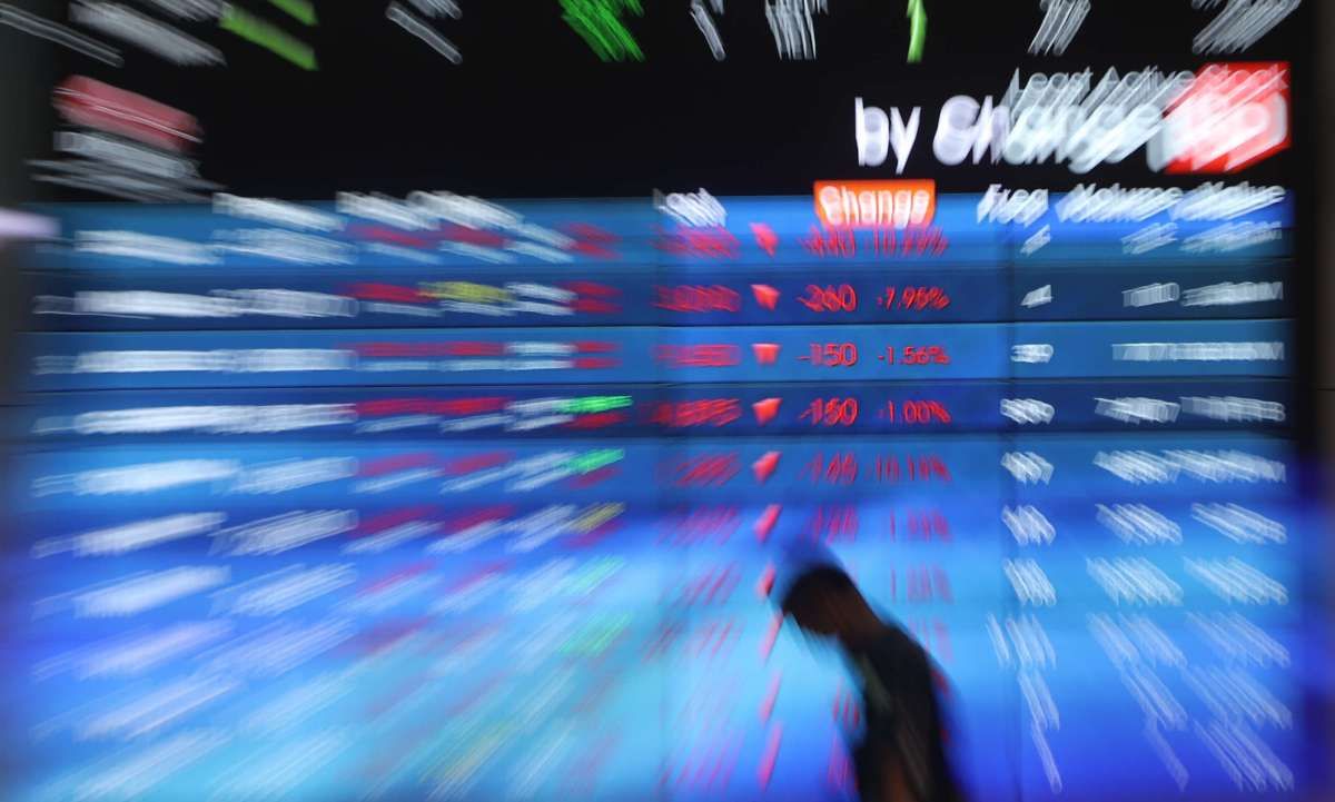 IHSG Tergelincir di Tengah Memanasnya Gejolak Politik