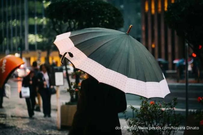 5 Tips Traveling Nyaman Saat Musim Hujan, Harus Realistis