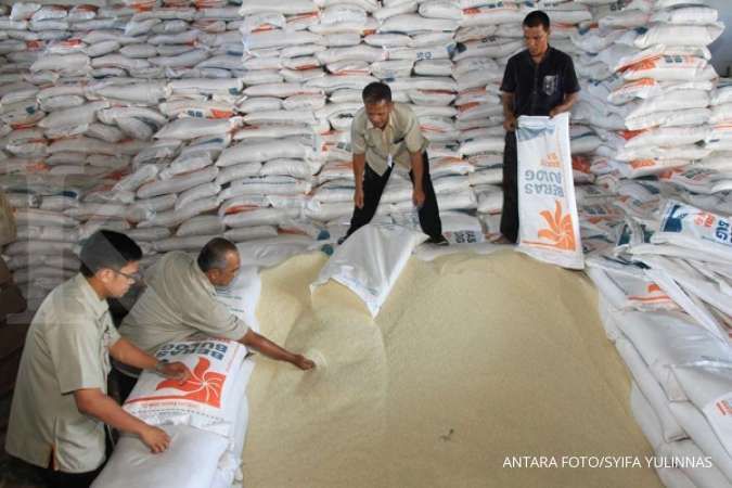 Perum Bulog siap gelontorkan stok beras untuk stabilisasi harga hingga Desember
