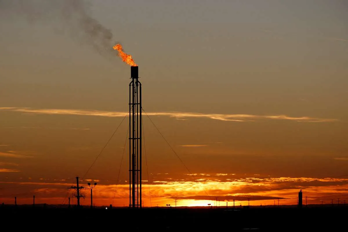 Harga Minyak Ditutup Melemah di Akhir Pekan, Brent ke US$ 85,3 dan WTI ke US$ 81