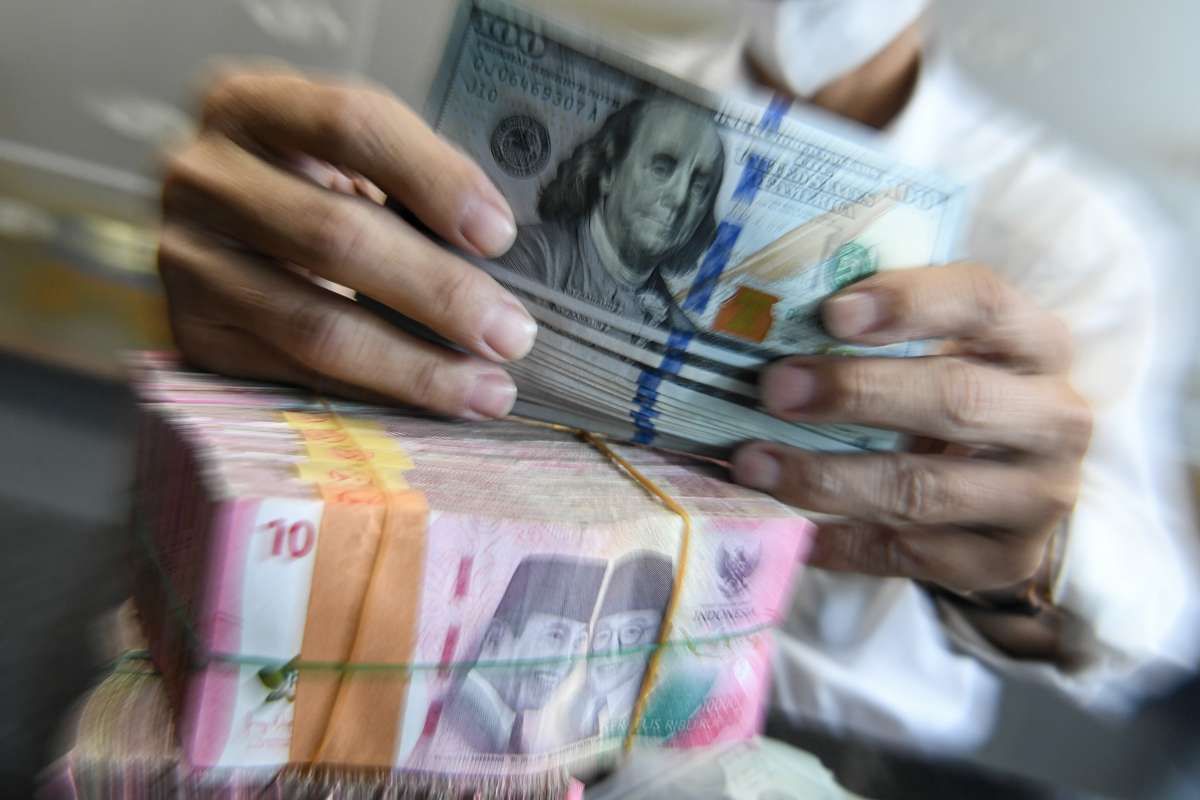 Nilai Tukar Rupiah Masih Dibayangi Tekanan Dolar AS