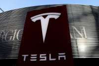 Lagi, Tesla Recall 125.227 Kendaraan karena Masalah Perangkat Lunak