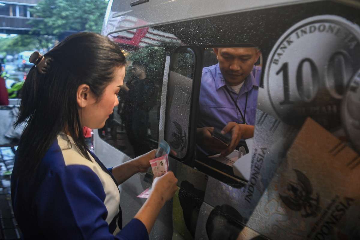 Waspadai Pemburukan Aset Bank Saat Rupiah Tertekan