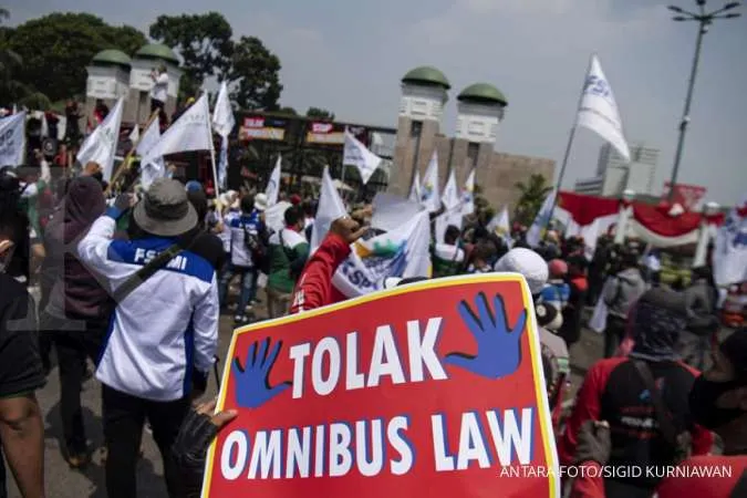 Indonesia Issues Emergency Regulation to Replace Controversial Job Creation Law