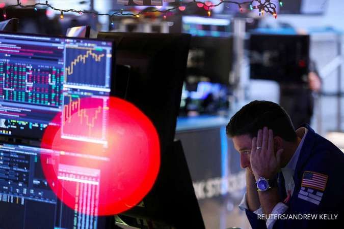 Wall Street Turun Setelah Data Pekerjaan yang Kuat, Dow Jatuh 400 Poin