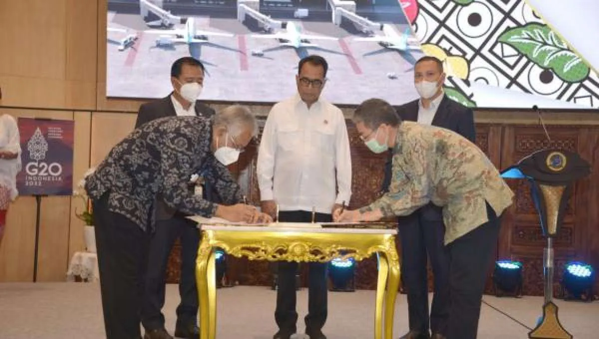 Bandara Baru Kediri, Proyek Pertama Bandara Pembiayaan Swasta Murni Ditandatangani