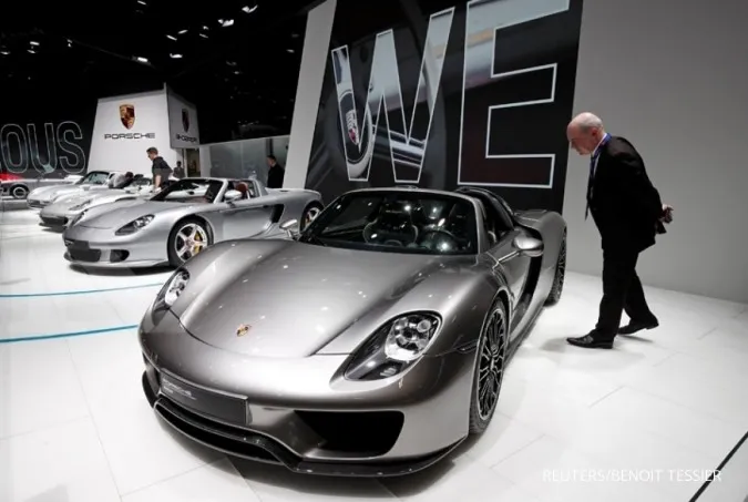 Porsche to Debut Amid Market Tumult in Historic IPO