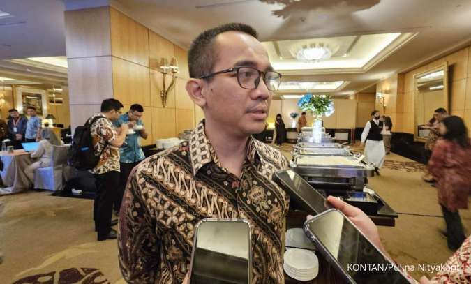 Head of Research & Chief Economist Mirae Asset, Rully Wisnubroto.