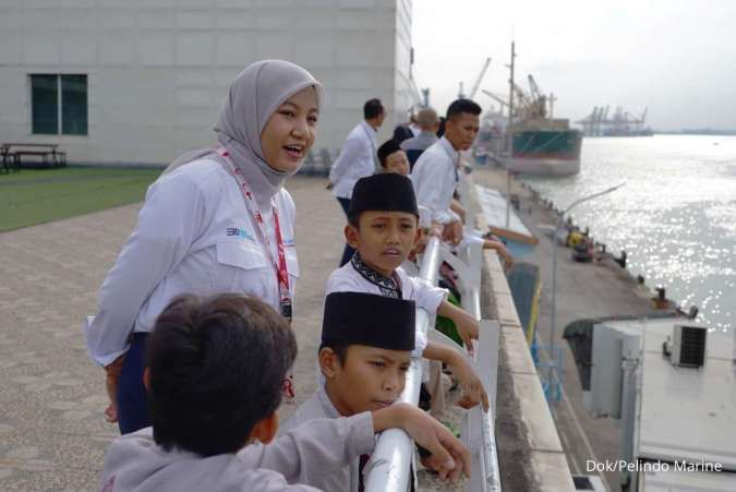 Keceriaan Yatim Piatu Ikuti Kisah Nuzulul Quran Sambil NgabuburitMaritim di Pelabuhan